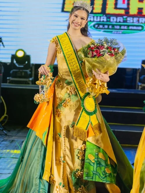 Prefeitura parabeniza Emanuely, Rainha da Festa do Milho 2026